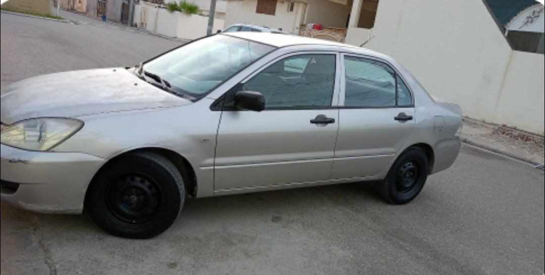 لانسر بومه 
موديل 
2007
محرك صغير 1300 كير أوتوماتيك سياره جاهز صدر تايرات هزه ما ساقطه رقم انكليزي سليمانيه بسمي لحد 2029 تحولها تكلف 125 الف تبريد تدفئه مابي قطره صبغ بي بارد ضربه قويه مابيها سعره 72 $مكاني ديالى قضاء كفري 
***********
