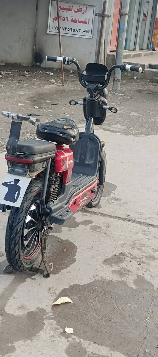 السلام عليكم موتور شحن نظيف حجم 18 خمس بطاريات دبل كهربائيات كلها شغاله موتور نظيف شاحنته موجوده تواير جدد التفاصيل على رقم الهاتف
***********
