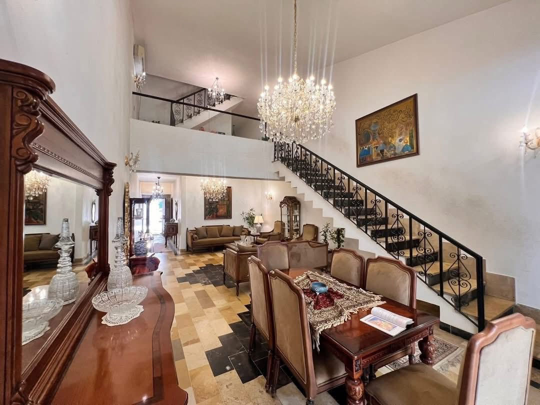 🏡 دارين تونات للبيع – الجادرية / مربع عاتكة
✨ فرصة مميزة للسكن الراقي في أحد أرقى مناطق الجادرية

🔹 الحالة: كلاسيك

🔹 التصميم: من تنفيذ شركة فرنسية

🔹 المساحة الكلية: ٣٠٠ متر

🔹 الواجهة: ١٠ متر

📍موقع هادئ ومميز مناسب للسكن العائلي أو الاستثمار.

📞 للاستفسار والمعاينة:

***********

***********

🏢 شركة عصر حمورابي للاستثمار والتطوير العقاري

📍الكرادة – شارع العطار – بناية عصر حمورابي

🔸 نستقبل جميع العروض العقارية

بيع • شراء • استثمار

#الجادرية #مربع_عاتكة #دار_للبيع #عقارات_بغداد #استثمار_عقاري #شركة_عصر_حمورابي #عقارات_الجادرية
