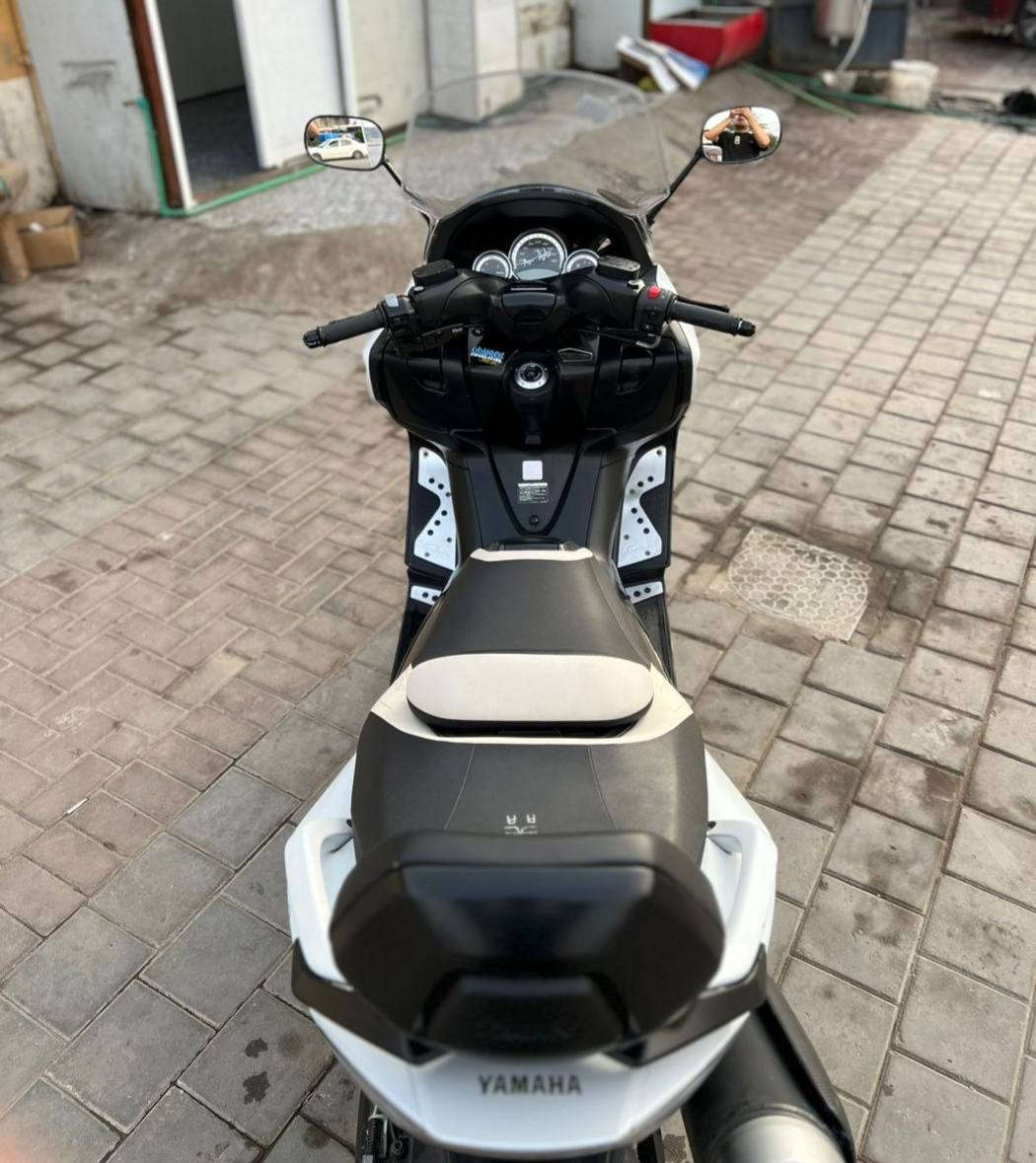 السلام عليكم 
دراجه تي ماكس 2011 ياباني مكفوله كفاله عامه السعر 37وبيها مجال شراي يتصل بالرقم ***********
