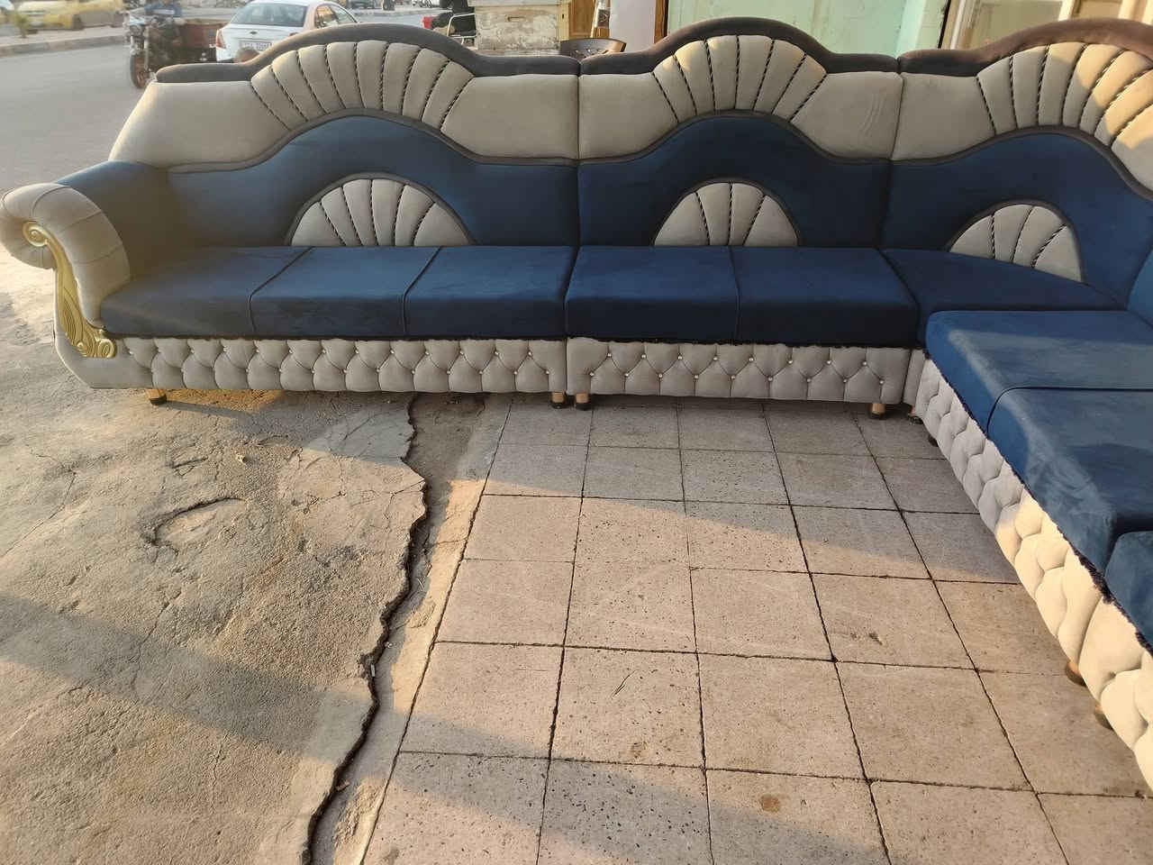 ديوان عراقي شغل موصل نظيف نظافتوا 100%
مستعمل شي قليل السعر ٥٥٠وبي مجال،،، 

#الموقع_حي_البكر_مقابل_ملعب_الأمواج_معمل
#للاستفسار_الاتصال_علئ_الرقم ***********
