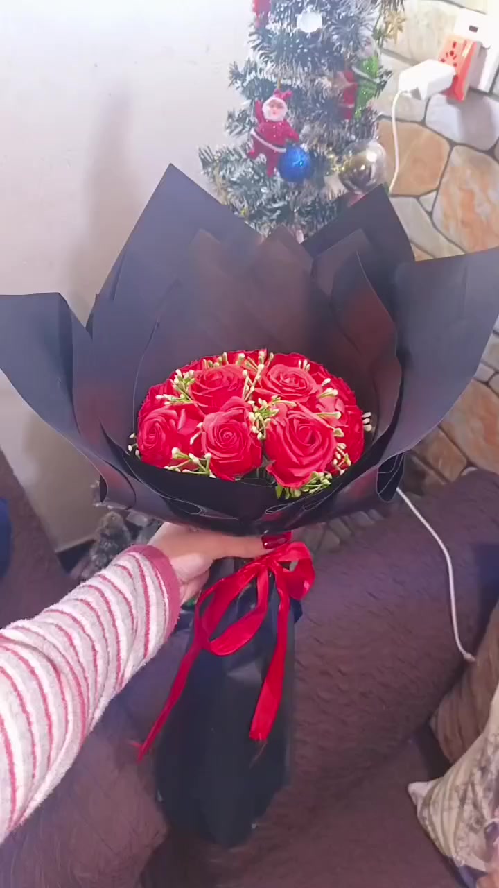 يتوفر لدينا باقات ورد مختلفة ومتنوعه تليق باذواقكم الرفيعة ❤️

✨ باقات ورد متنوعة من حلويات القند ✨
لأن الهدية الأجمل هي اللي تجمع بين الذوق والرقة 🌹💛
وفرنا لكم باقات ورد فخمة بتنسيقات متنوعة تناسب كل المناسبات:
🎁 تخرج – خطوبة – عيد ميلاد – زيارة – شكر – أو حتى “بدون سبب”!

💐 ورد طبيعي/صناعي بتنسيق أنيق
🍫 مع لمسة حلوة من حلويات القند الشهيرة
🎀 تغليف راقٍ يليق بذوقكم
🚚 توصيل سريع حسب الطلب


**إذا كنت صاحب هذا الإعلان وتريد حذفه لأي سبب، رجاءا أرسل رسالة إلى الدعم الفني**