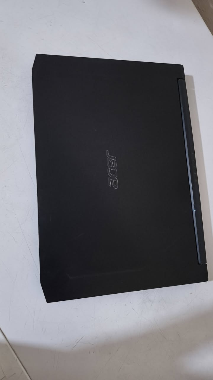 السلام عليكم للبيع لابتوب acer
 مواصفات 
المعالج: Intel Core i5-10300H (رباعي النواة، بسرعة تصل إلى 4.50 جيجاهرتز)بطاقة الرسوميات (GPU): NVIDIA GeForce RTX 3050 بسعة 4 جيجابايت من نوع GDDR6

الشاشة: 15.6 بوصة بدقة Full HD (1920x1080) من نوع IPS وتتميز بمعدل تحديث سريع يبلغ 144 هرتز

الذاكرة العشوائية (RAM): 8 جيجابايت من نوع DDR4 (قابلة للترقية)

مساحة التخزين: 712 جيجابايت من نوع PCIe SSD (تختلف حسب الموزع)الاتصال: يدعم Wi-Fi 6 و Bluetooth 5.0

نظام التشغيل: Windows 10 Home (قابل للترقية إلى Windows 11)

لوحة المفاتيح: تدعم الإضاءة الخلفية 

مكاني كربلاء للاستفسار على هذة الرقم ***********
