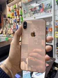 ايفون اكس ماكس ٢٥٦ فيس ايدي شغال الجهاز كله شغال ممبدل بي اي شي بطاريه...