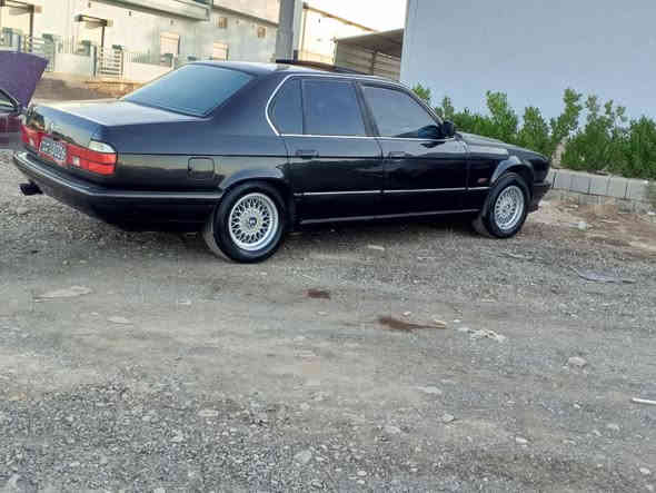 لەسەر ئیزنی ئەدمین
بەناوی خوای گەورە و میهرەبان 
بیئیم حەجم ٧٣٥ مەکینەی فەل گێڕ ئۆتۆ ماتیک 
مۆدێل ١٩٩١
سەنەوییە بەشەرتی حاسیبەو ئەوەلیات  
بێ زەربەو  لێدران لەسەر ساغی بۆیاخ کراوە هەموو گیانی لەسەر شەریکەیە 
چوار جام کارەبا  سلاید پەردەی دواوە 
ناو خورفەی لۆک دەبل چەکمەچە و ناو فۆرمیکا
چوار تایەو ویلی حەسیری لۆکی لە ژێرە 
مالی دۆستە
نرخی :٣٢ 
بۆ زانیاری زیاتر پەیوەندی بکەن
ژ.م:***********
واتساب:***********
