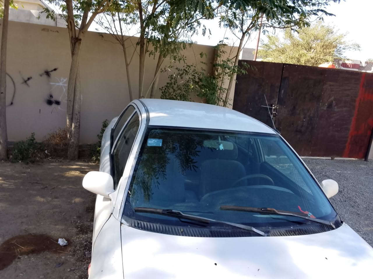 بسم الله الرحمن الرحيم السلام عليكم ورحمه الله وبركاته اليوم عنده سياره نظيفه حيل  نضيفه جدا كما موضح بالصورة السياره مطلوب مصرف السعر 19 العنوان ديالى حمرين الرقم ***********-***********
