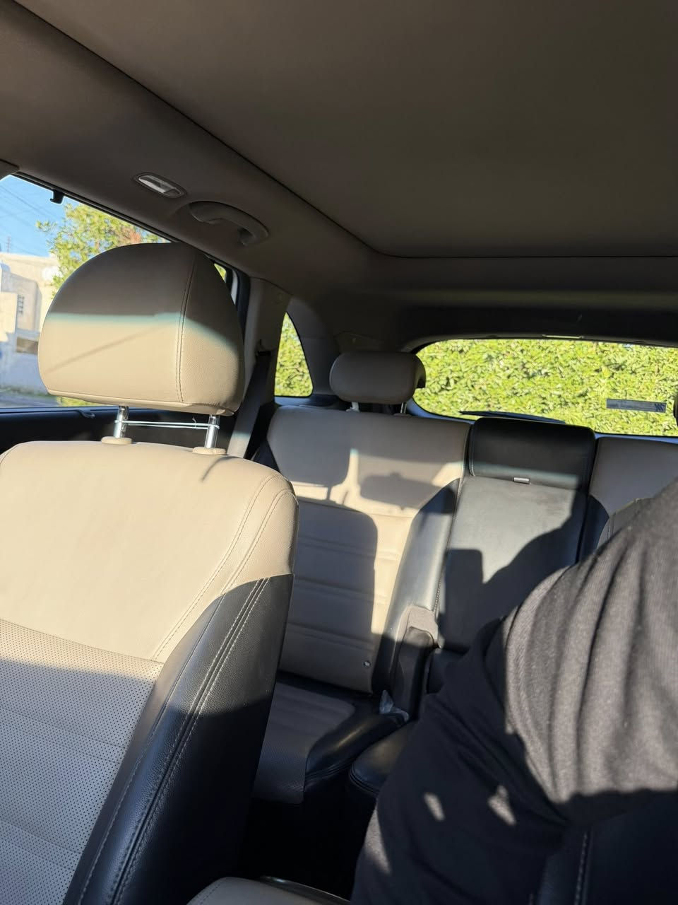 سورنتو موديل ٢٠٢٠ماشيه٦٥الف مثل ما موضح بل صور فول رقم بغداد باسمي السياره عارضه٢٨٠$
***********
