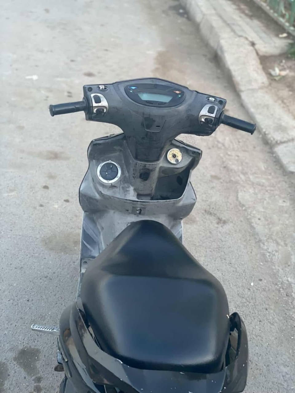 سلام عليكم دراجه جي تي ار للبيع السعر 900 بيه مجال رقم الهاتف ***********
