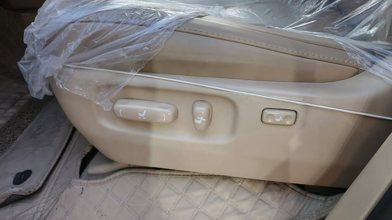 سلام عليكم 
لاندكروز 2017  .  5.7 فول موصفات 

مواصفات لكزز وماصفات اعلا فءه بلاندكروز. 
VX.S
جوبلسات 
جنطه كهرباء 
عداد ليزري 
خزن ميموري 
سياره هواي مواصفات ميحتاج اذكر 
سياره اعلا فءه بلاندكروز 
سياره جاهزة وسونار مذكور
مكفوله من صبغ 
رقم اربيل تحويل ثاني يوم 
سعر500 وبيها مجال 
عنوان انبار فلوجه 
‏***********‏
‏‏***********‏
