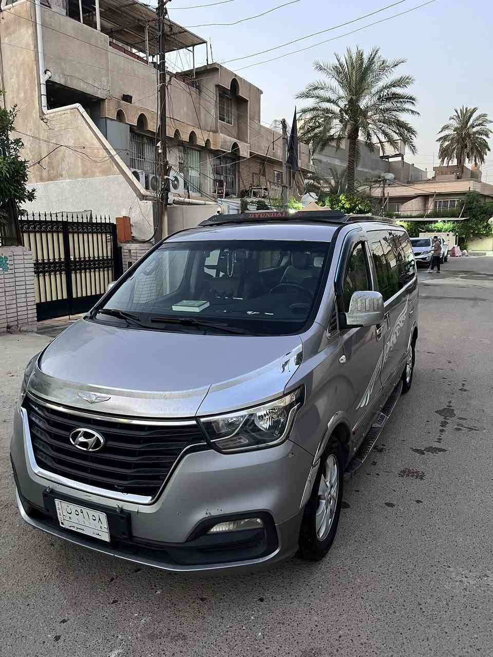 السلام عليكم ستاركس كاز موديل ٢٠٢٠ رقم خصوصي بغداد 
السياره بيها قطعتين صبغ (باب السلايد 
والجاملغ الخلفي فقط ) بأسمي تحويل ثاني يوم 
كير صدر وتايرات جدد 
مكان السياره بغداد الجادرية 
***********
