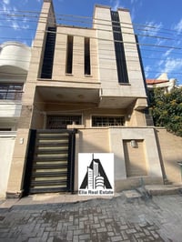 مكتب إيليا للعقار للأيجار في السيدية  بيت مساحه 50 متر جديد جداً   يحت...