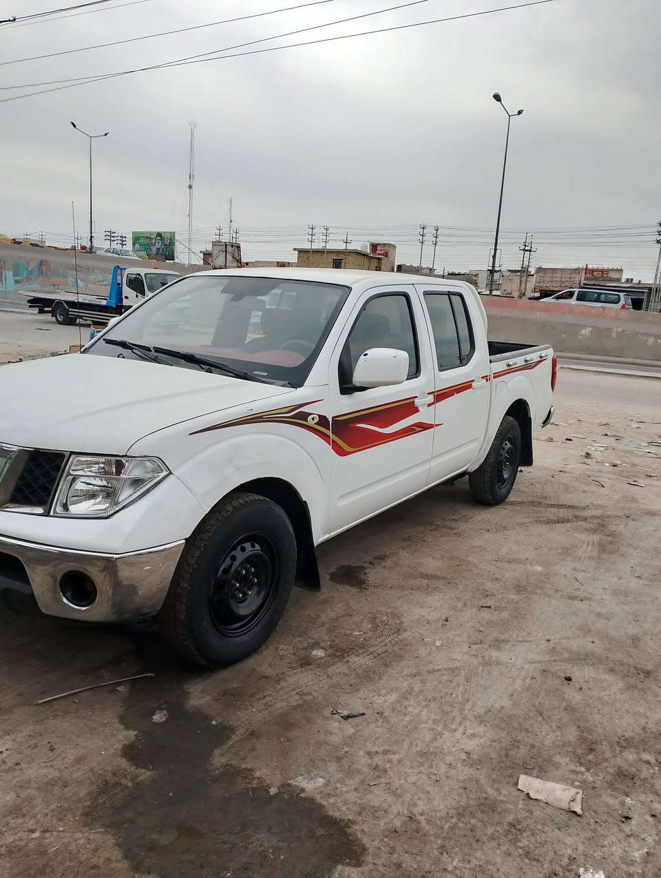 نيفارا للبيع موديل 2012 رقم دهوك السياره جاهزه محرك كير طخم تاير حداده ممتاز
مگفوله من الگلبه والچفيه
 بيها ضربات وبيه صبغ
السعر النهائي 63 $
السياره موجوده في البصره 
‏‪0781 871 1147‬‏
‏‪0770 326 8241‬‏
