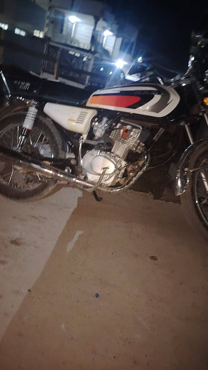 السلام عليكم شباب دراجه للبيع نامه مديل 2025 اوراق كامله شرط الترقيم دراجه مابيه ايي نقص وتجي وتشوف بعيونك مكاني بغداد جزيره بغداد السياحيه 
رقم الهاتف ***********  وتساب متواجد
