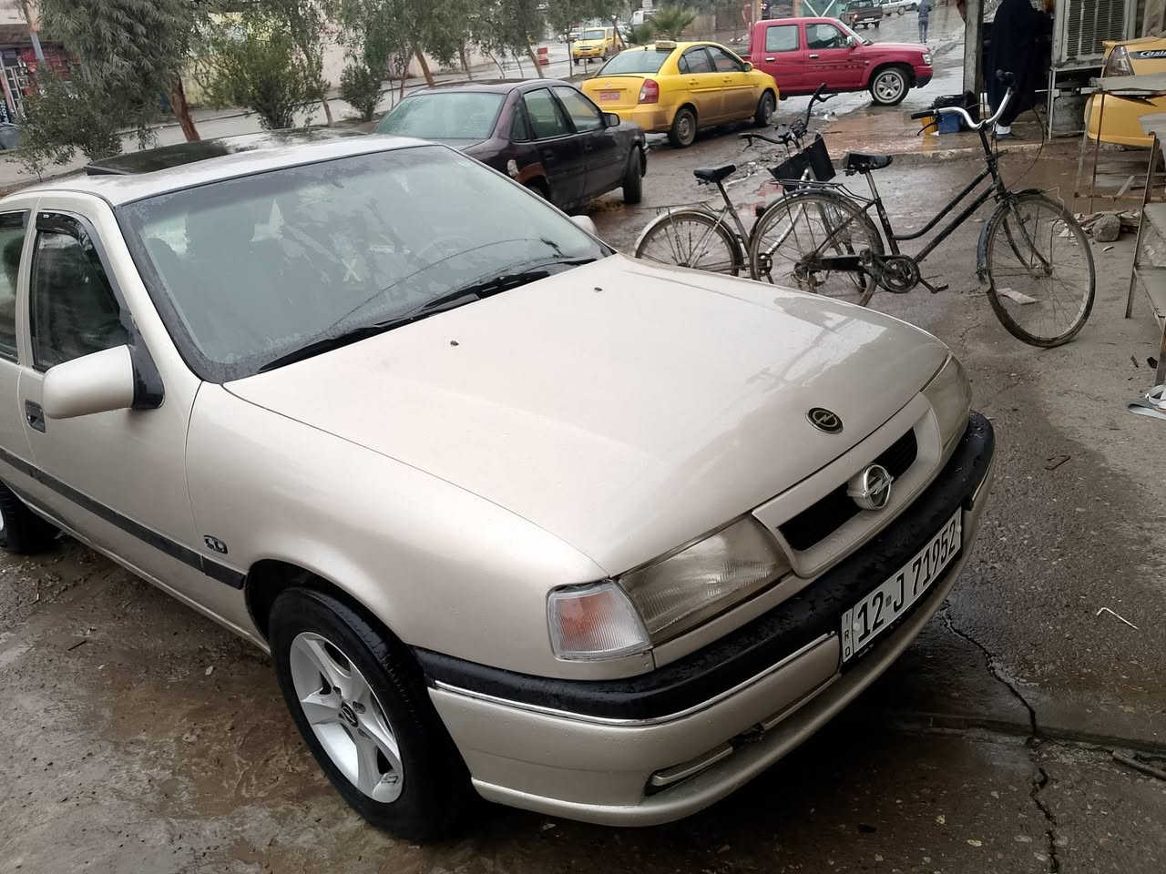 اوبل فكتره للبيع حجم 18 ستيرن بور كير ومحرك شرط مابيها طخه خلاص كهربايات شغاله كلها موديل 1992 كاربون بيها السعر 52/***********
