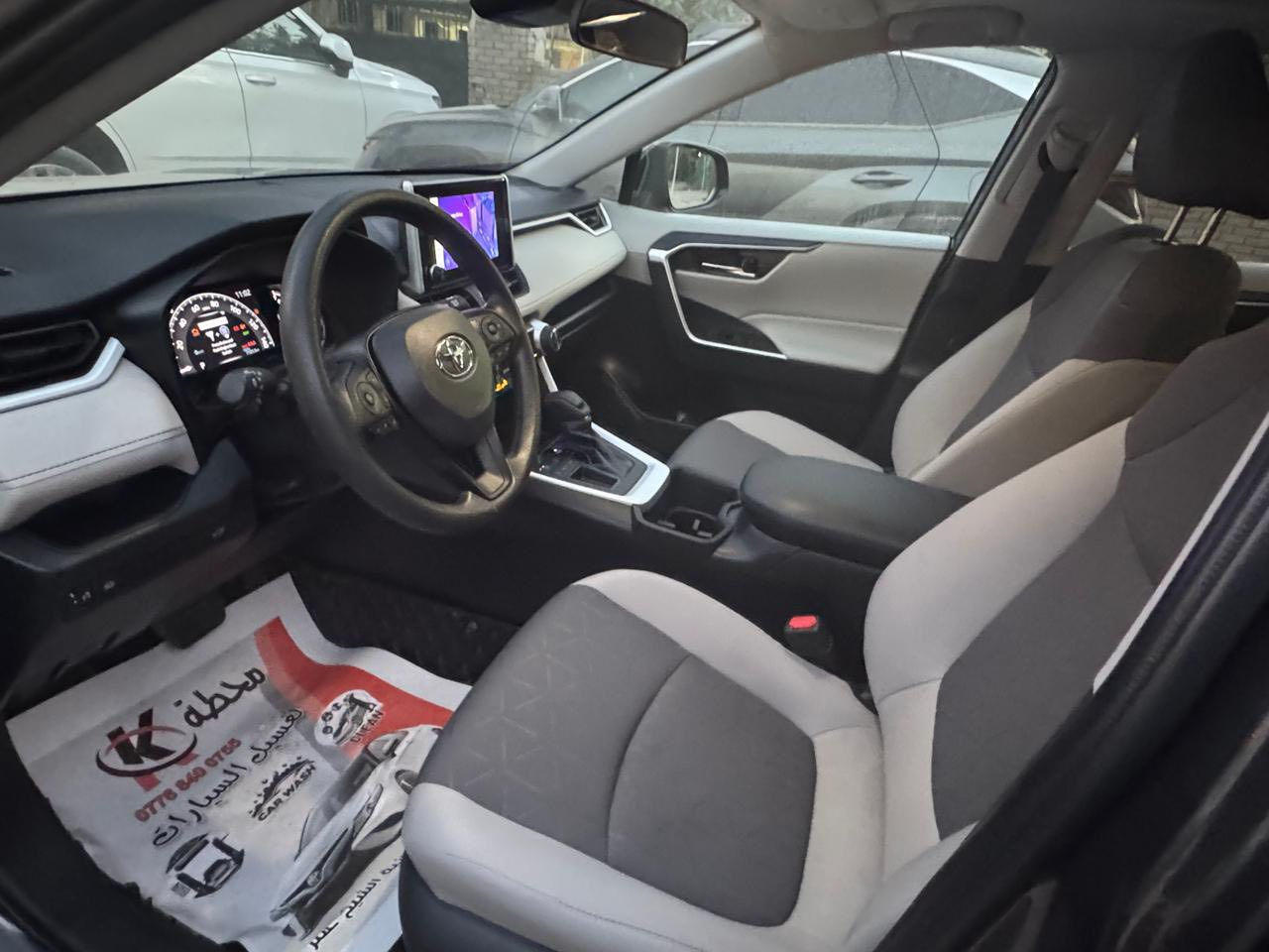 ماشية 2000 فقط يعني زيور

راف فور XlE ‏2024 — مكينة 2500 بانزين وليست هايبرد

1. فتحة
2. بصمة تشغيل
3. بصمة ابواب
4.  رادارت ٣٦٠
5. شاشه كبيرة
6. نطام كار بلي
7. تحديد مسار
8. كامرة دوارة
9. انظمة قيادة 
10. اوتو هولد
11. نقطة عمياء
12. نظام اقتصادي
13. تبريد قطعتين
14. جنطة كهرباء 
15. مانع انزلاق Abs
16. كشن السايق كهرباء 
17. داخل لونين
18. رقم بغداد مميز وباسمي 
19. لايتات زينون

حادثها قطعة وحدة صبغ فقط جاملغ امامي يسره كما مبين في الصور

السعر 240 ورقة وبي مجال بسيط 

للاستفسار الاتصال عالرقم ***********
