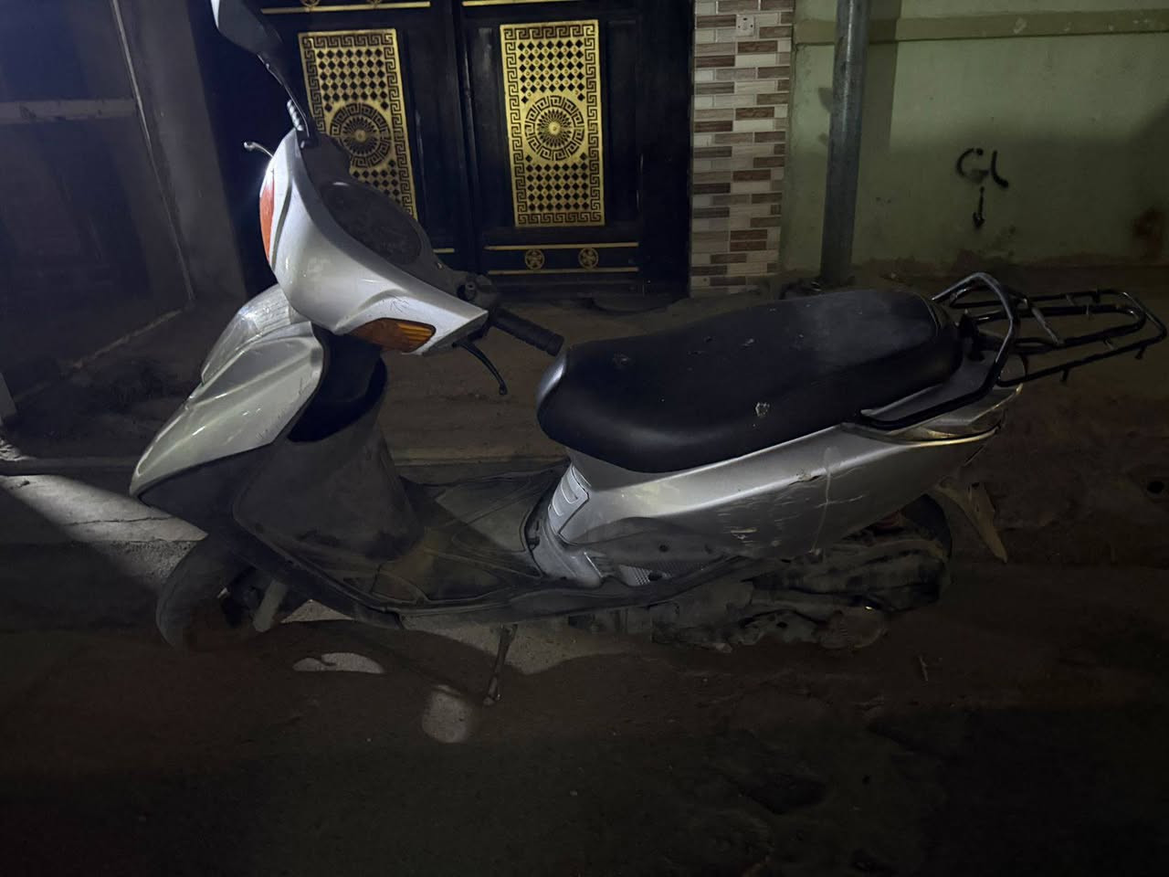 بريز شغاله نكر سلف لبييع سعرها 300وبيها مجال مكاني الدوره *********** بي واتساب راسليني بس بيها صوت ياكلجات يا اكسل يا بنز بريك متفلش تعال أفحص ابيع كوم حديد

