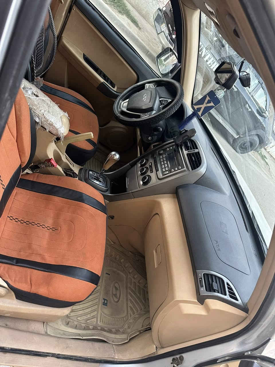 السلام عليكم للبيع تيكو 2013 رقم انكليزي ديالى سيارة جاهزه من كلشي سنويه 29
مثل مواضح بالصور 
السعر (45)بيه مجال حك جيتك 
اتصال ***********
