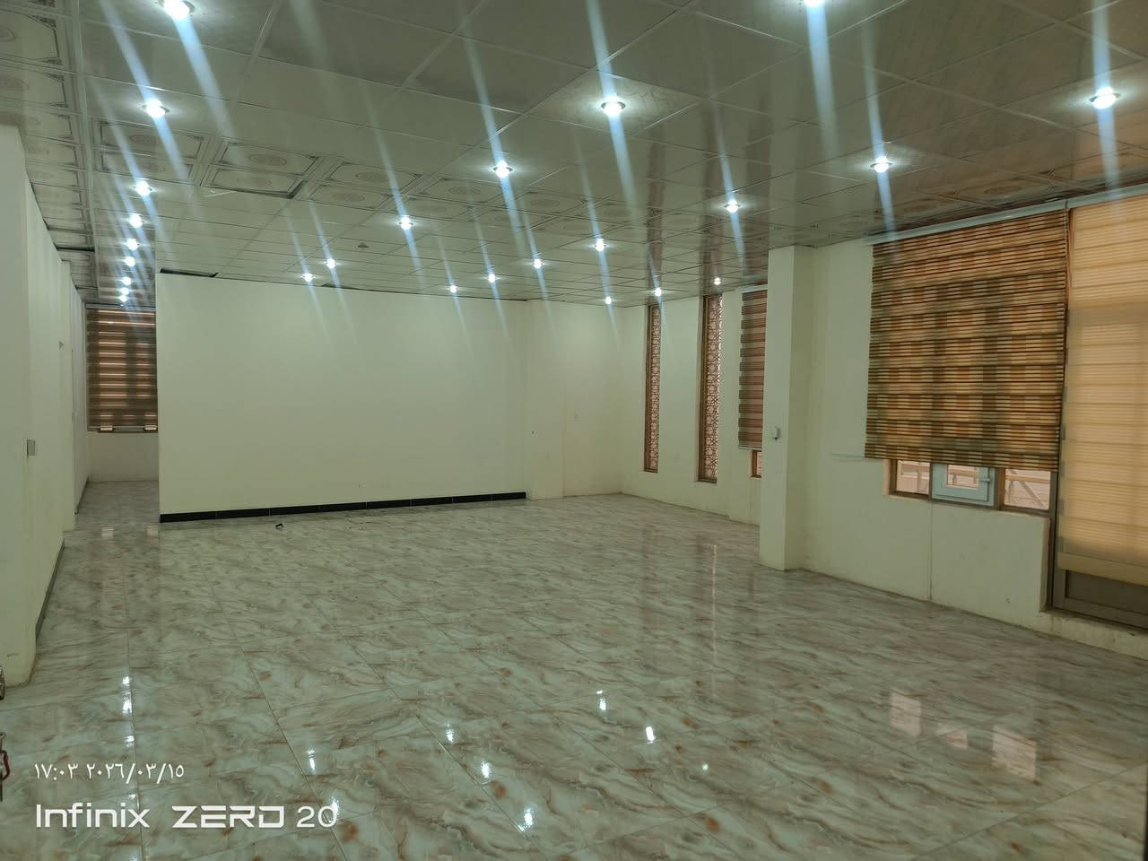 قاعة طابق ثالث للإيجار 
( 3 غرف وصالة كبيرة ومطبخ وحمام).
الاجبيرية الأولى عمارة الأندلس مجاور شركة النسق للاتصالات 
ه‍/***********
