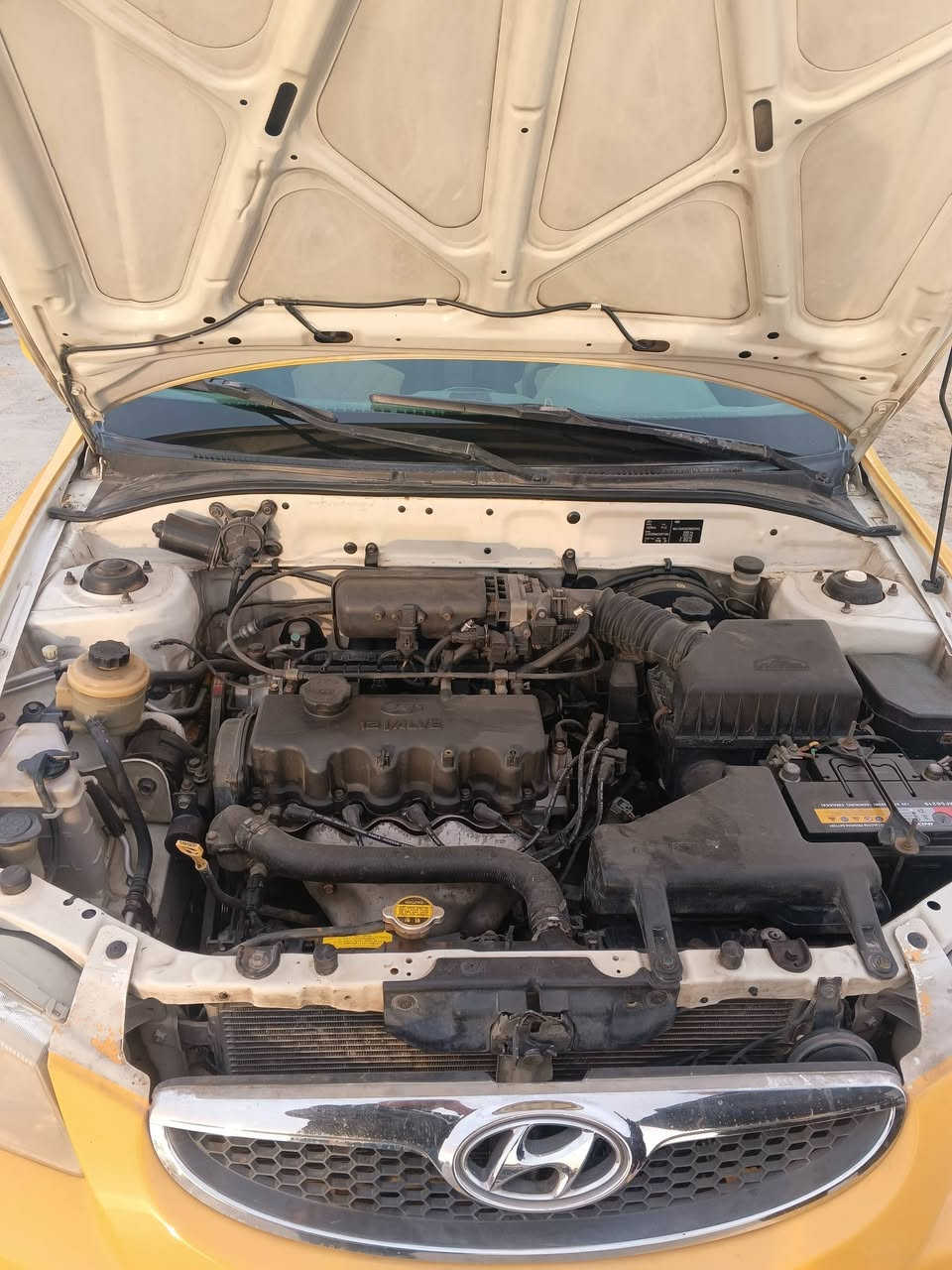 سلام عليكم سياره فيرنا جديده مكفوله موديل 2014مكينه  كير جديده صدر و تخم تاير مدينه الصدر تقاطع الكياره  رقم الهاتف ***********  السعر 72 بيها مجال السياره باسمي
