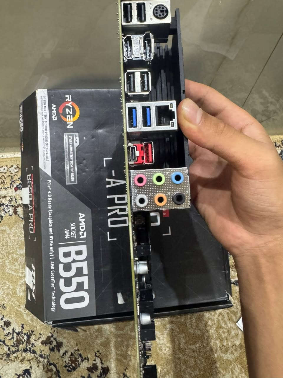 السلام عليكم 
مذربورد مستخدم
 قليل ضمان شهر
MSI 
B550
سعر 125 الف


**إذا كنت صاحب هذا الإعلان وتريد حذفه لأي سبب، رجاءا أرسل رسالة إلى الدعم الفني**