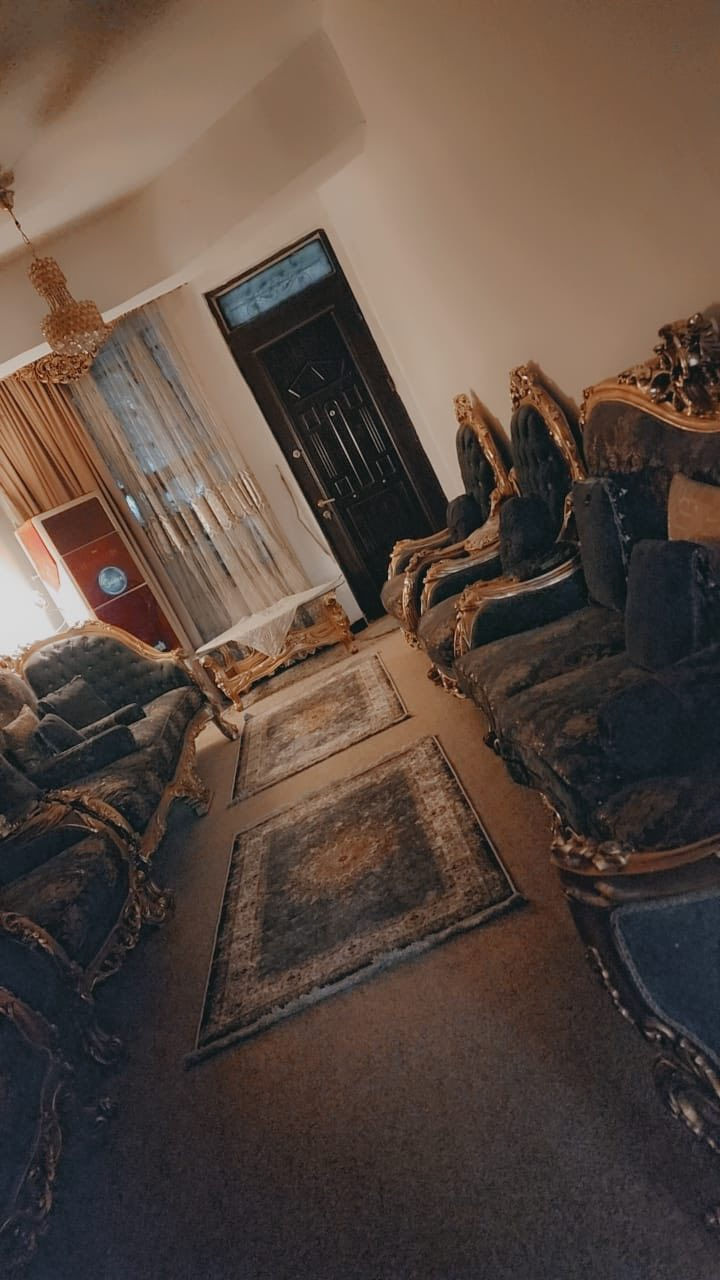 للبيع بيت طابو صرف مساحه 125 متر طابقين مؤثث مع تشجير 10 متر

 شارع الزوراء

اربع غرف نوم وغرفة خطار وحولي داخلي ومخزن  
وحمام وصحيات عدد 2 
غرفة نوم ارضي و3طابق ثاني 
بيتونه ومخزن بالسطح .
سبلتين مع تخم غرفة الخطار  للمشتري يبقن

للاستفسار...وباقي التفاصيل 
***********
