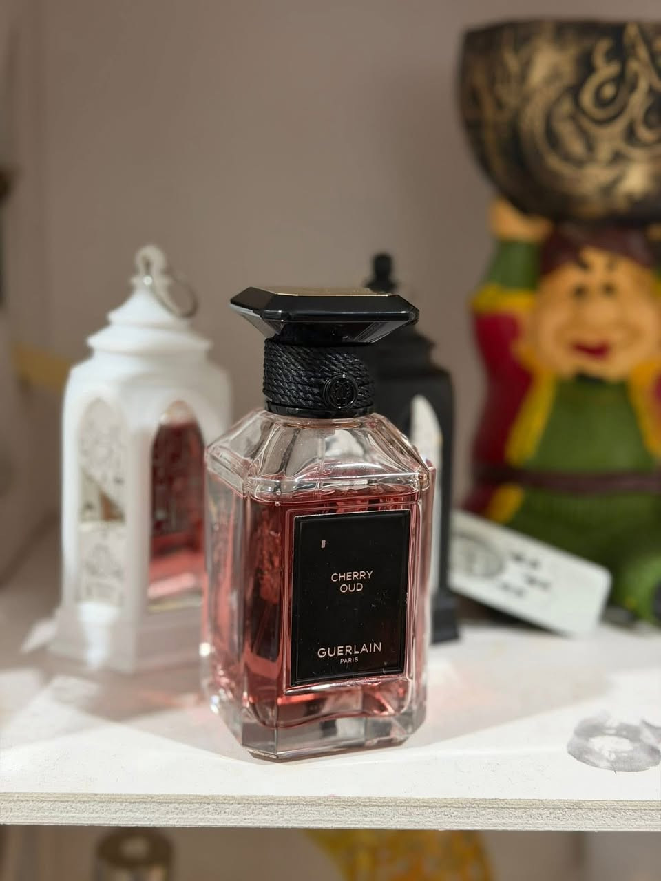 عطور اصلية للبيع مستخدم كما في الصوره بالضبط شي قليل
كارولينا هيريرا 200 الف
كيرلان چيري عود 450 الف
ايسينس 75 الف


**إذا كنت صاحب هذا الإعلان وتريد حذفه لأي سبب، رجاءا أرسل رسالة إلى الدعم الفني**