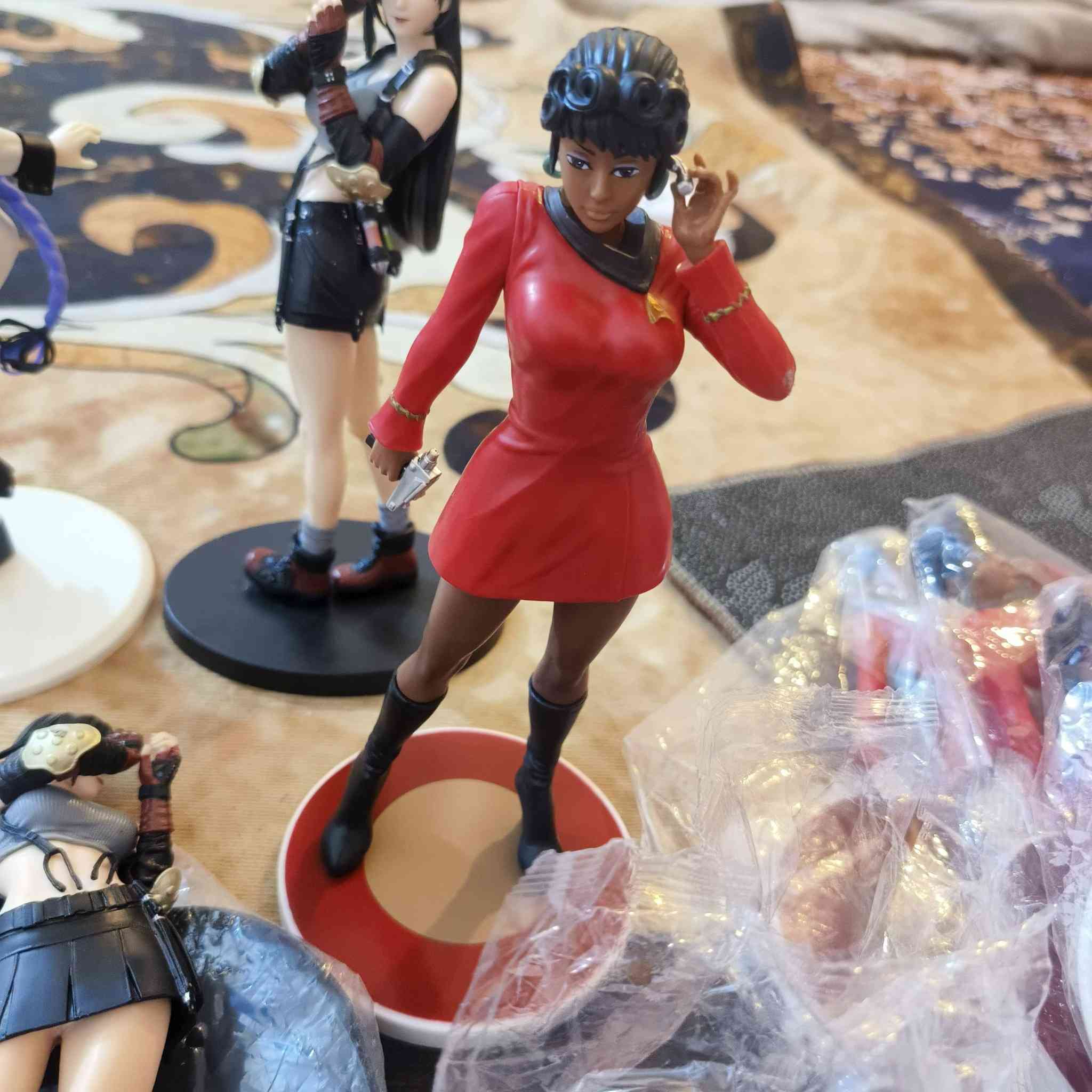 مجسمات الي يريدهن شلعة ينطيني سعر وبالعافية ١٢ مجسم
السمرة ٦ قطع
ام الازرق ٢
ام شعر الاسود ٢ والباقي قطعة قطعة


**إذا كنت صاحب هذا الإعلان وتريد حذفه لأي سبب، رجاءا أرسل رسالة إلى الدعم الفني**