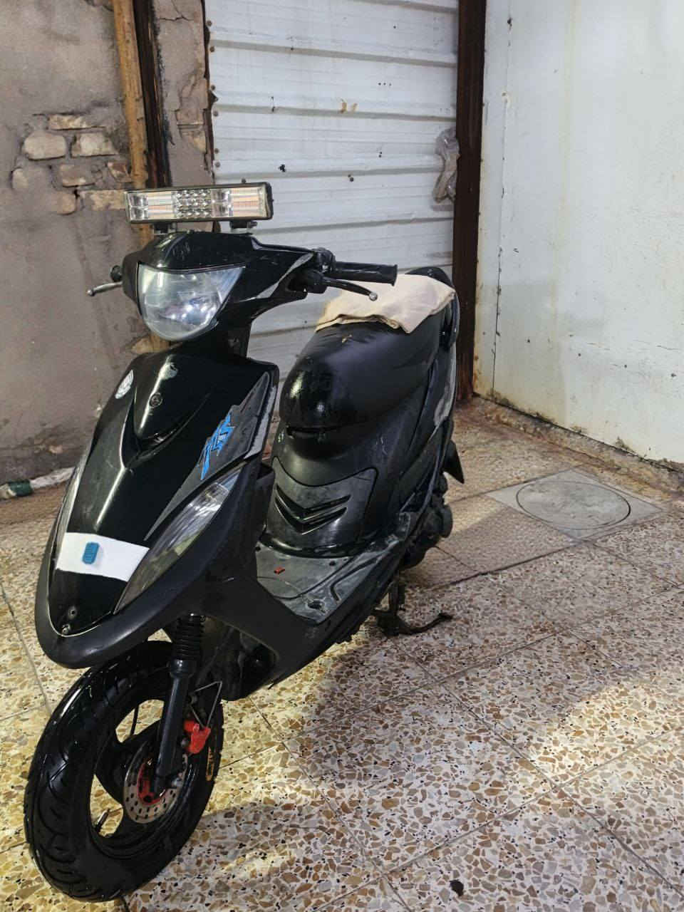 ماكس عدلة للبيع 
دراجة نضيفة كفرات بلادية كهربائيات شغالة مكينة مامفتوحة شعله معدل  سعر 575 وبيهة مجال الرقم ***********
المكان بغداد الحسينية مال راشدية
