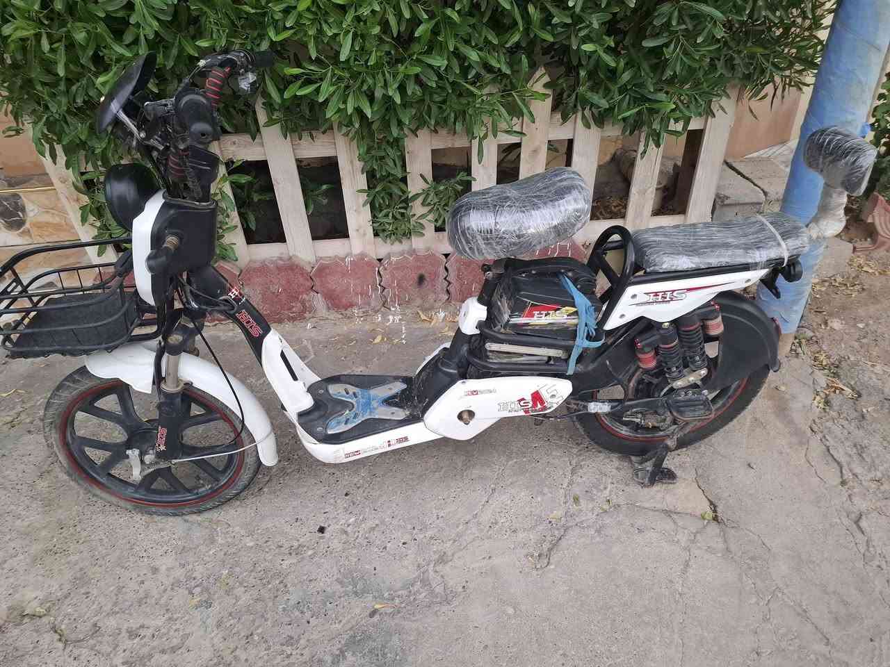 السلام عليكم بايسكل شحن للبيع شغال نضيف سعر 250 وبي مجال قليل للاستفسار 
رقم ***********
