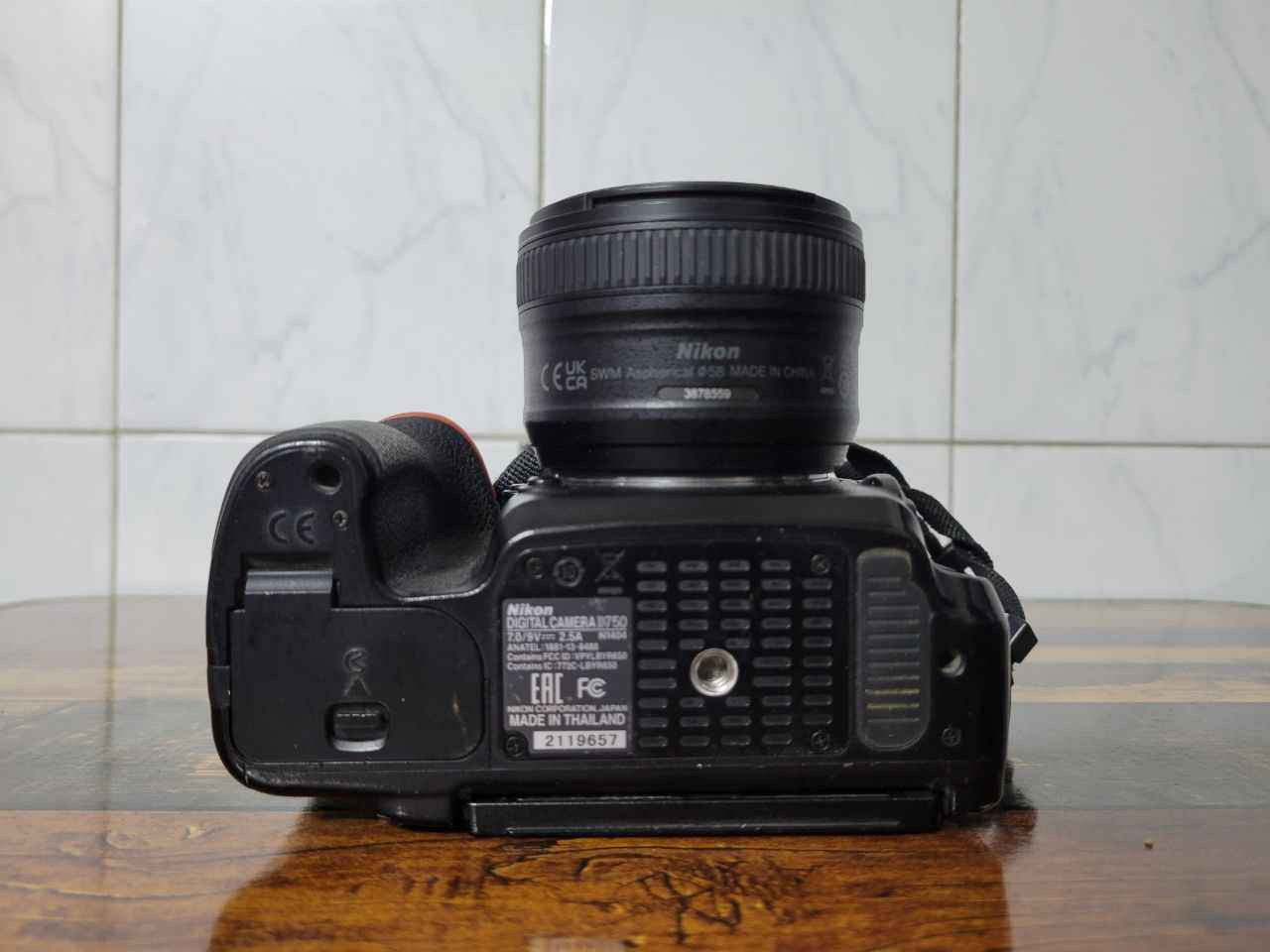 للبيع كامرة نيكون D750 فول فريم مع عدسة 50m 1.8G مع جنطة ظهر مقسمة و شاحنة و بطارية و رام مواصفات معروفة شاشة قلاب WIFI فقط جلدة واكعة السعر 775 الف مكاني بغداد قرب جسر الطالبية الجديد رقمي *********** بغداد, العراق
