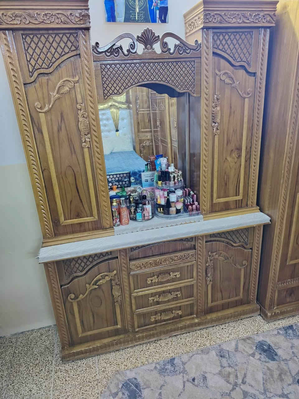 غرفه نوم خشاب ثقيله ونضيفه شرط اخو الجديد للبيع بمليون و600 بي مجال  العنوان موصل جانب الأيسر  حي البكر 
اي سؤال او استفسار توصل على هذا الرقم    ***********
