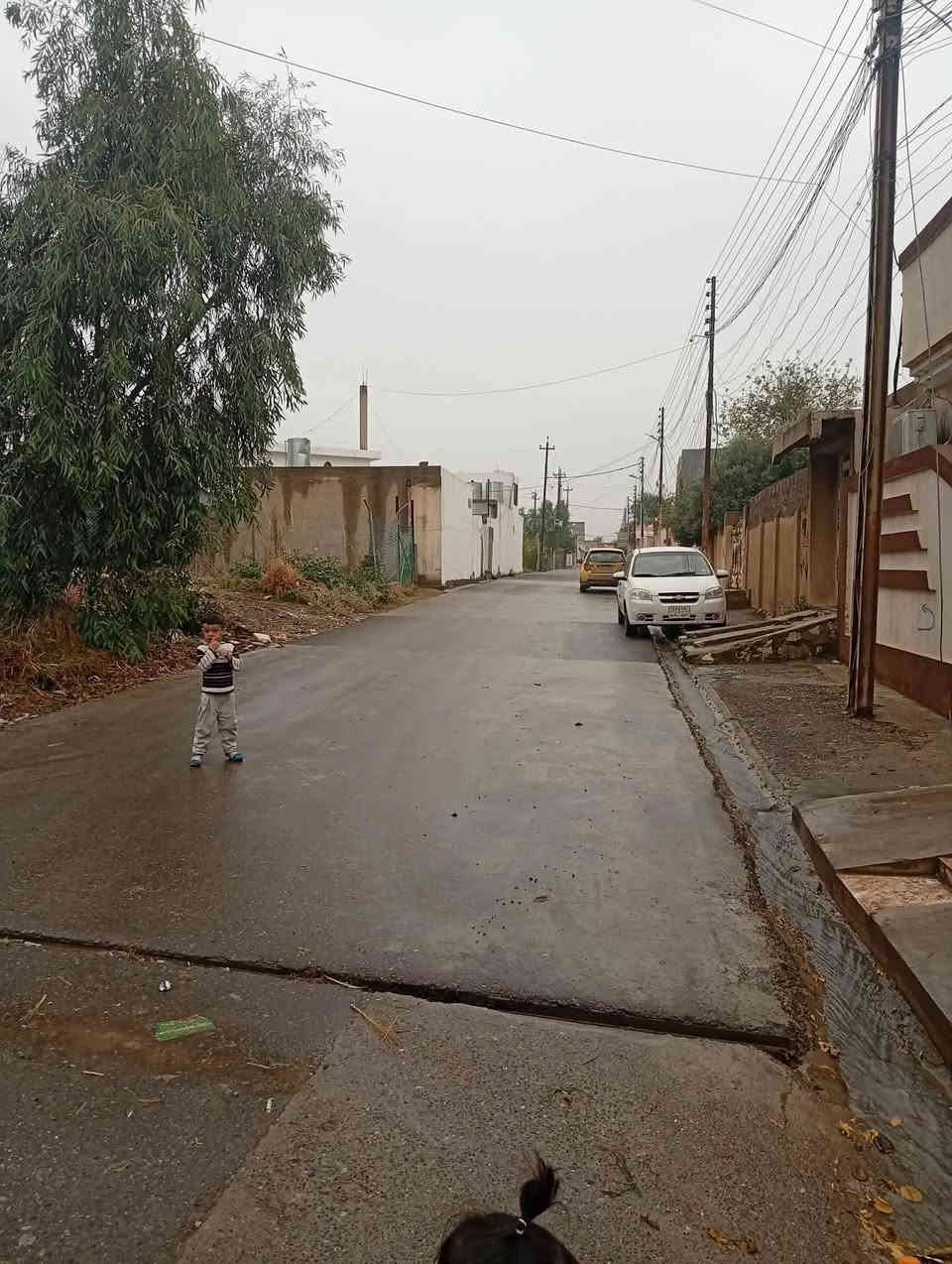 سلام عليكم بيت للبيع بحي صدام مدخل الاول بل مربع دهبي مال جامع نور الدين زنكي مساحه 100 متر طابق واحد يتكون من استقبال وهول وغرفه  وكراج وصحيات للاستفسار اكتر هدا رقمي *********** سعر بيت 70 بي مجال بسيط
