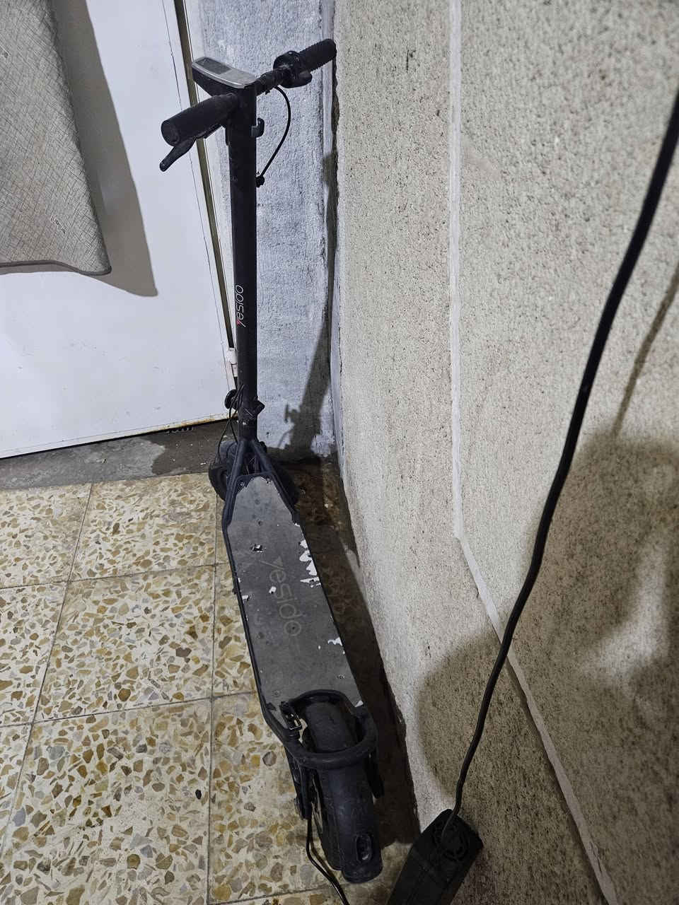 سكوتر للبيع ماركة يس اي دو ماخذه ب ٥٠٠ من زيونه رايده ب ٢٥٠ الف شغال للاستفسار الاتصال بالرقم ***********
