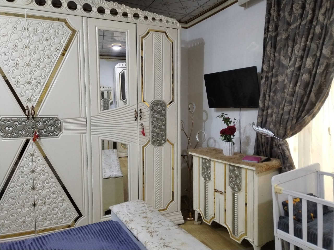 السلام عليكم غرفه للبيع
صاج عراقي 6 ملم كنتور 6 باب ارتفاع 2/5 ***********
