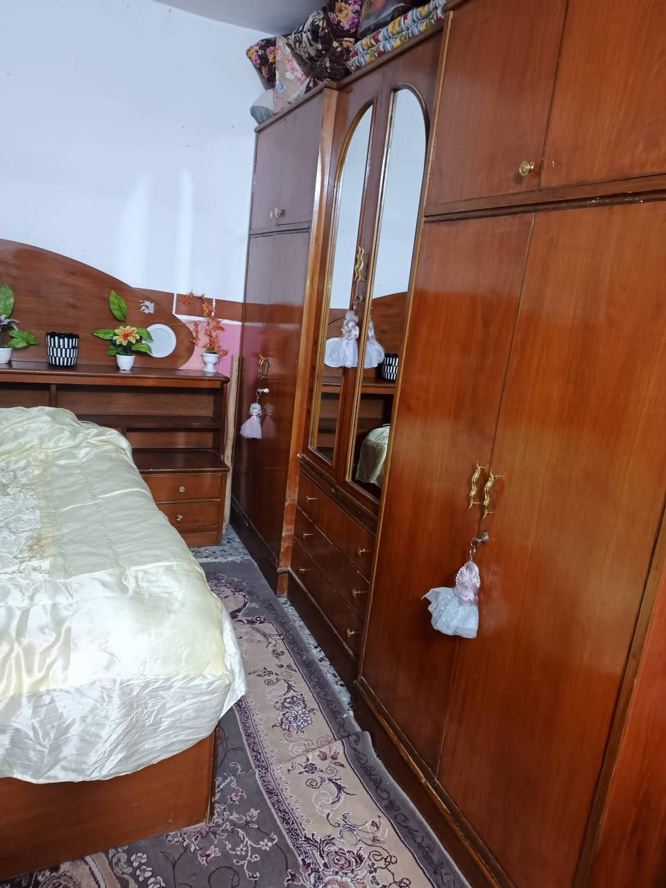 غرفه اخشاب والخشب مالها صاج استعمال وما مستعمله هواي.ب 650 وبيها مجال.***********وهذا الرقم مال الاتصال وبي واتساب.
