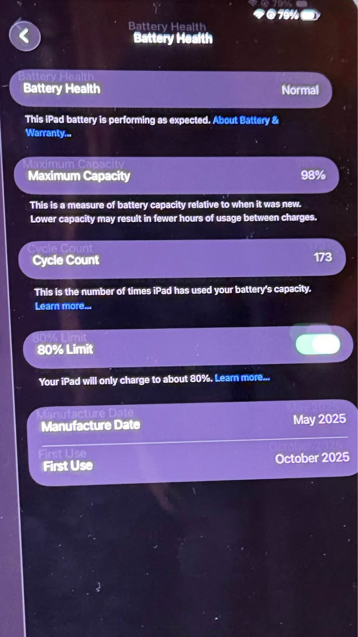 ايباد 11 برو معالج M4 

حالة البطارية 98% 🔋 

الذاكرة 256 كامل ملحقات

مكاني ناصرية مركز
السعر 1150 بي مجال جدا بسيط 

*********** ناصرية, ذي قار
