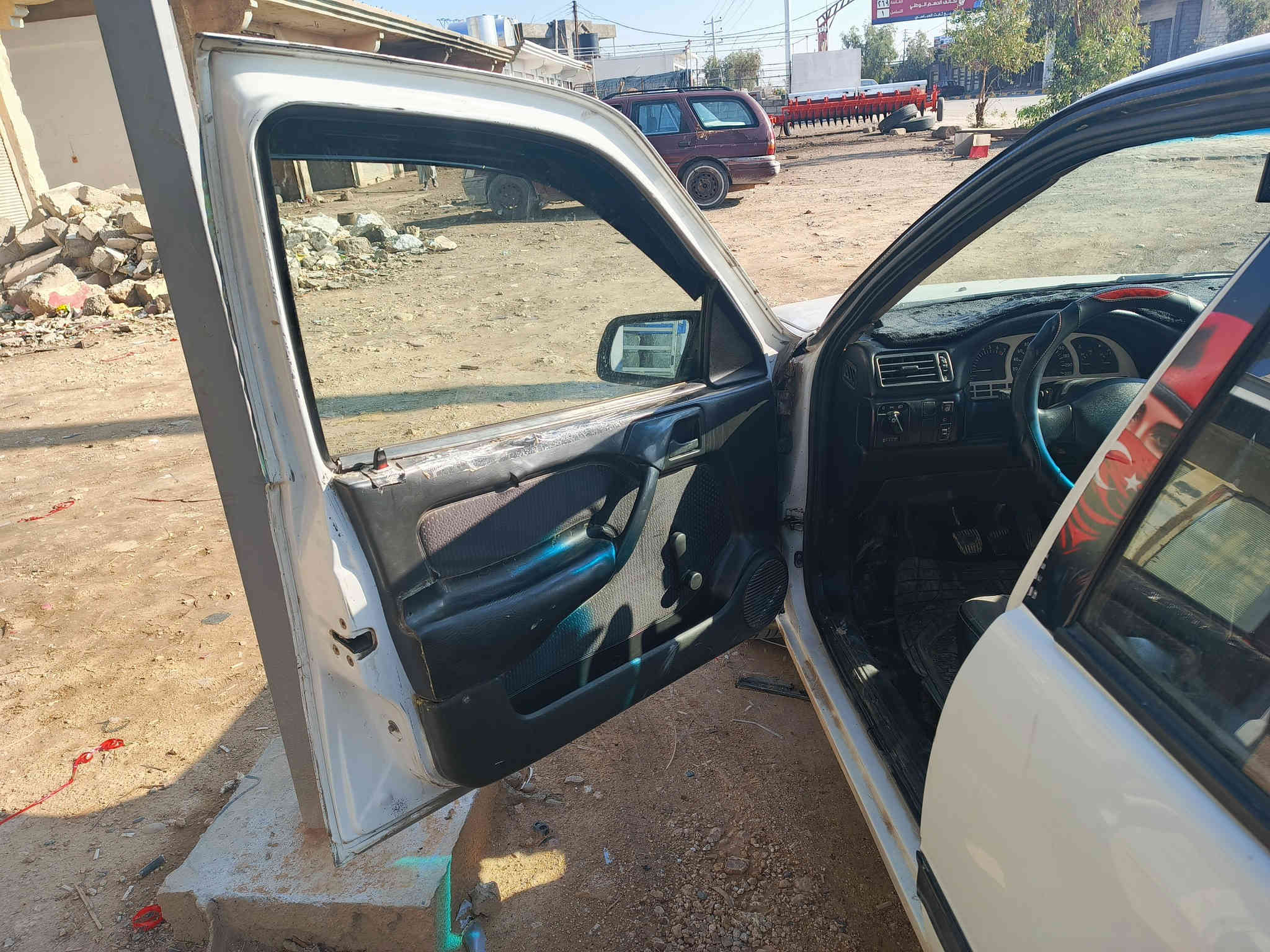 سلام عليكم فكترا 16موديل 92رقم الماني شعري موجود سياره مال جناي كابون موجود ***********
