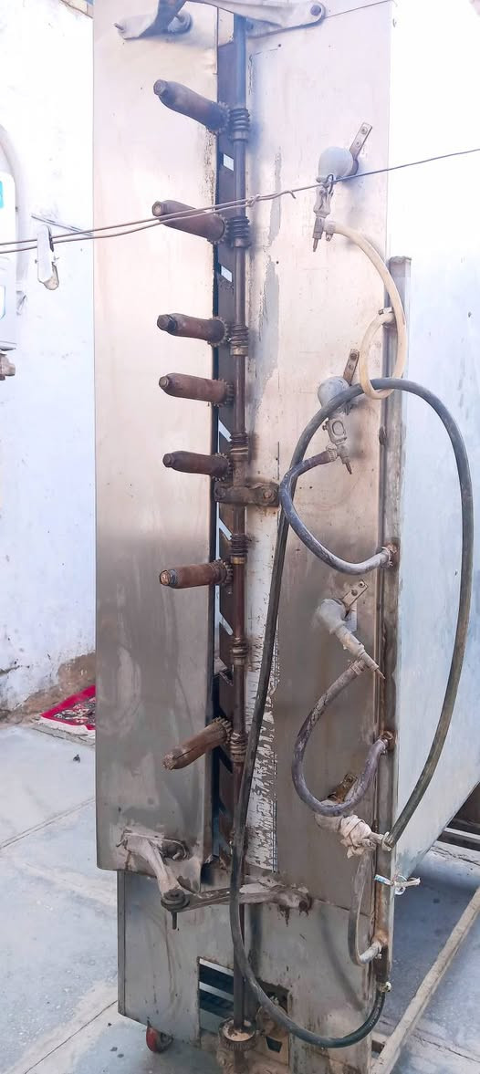 من رخصت مدير الكروب 😇 متاح شواية دجاج نوعيته تركي الأصلي  تسكام خاص الحجم الثقيل نوعيته كلش حلوه 👍الحجم الكبير ٨ شياش ناره بل شوي كلش حلوه شواية نضيفه وشغاله اربع شمعات شوي بيه
للاستفسار خاص او ***********
مكاني واسط قضاء الحي
@الجميع 
@إشارة
