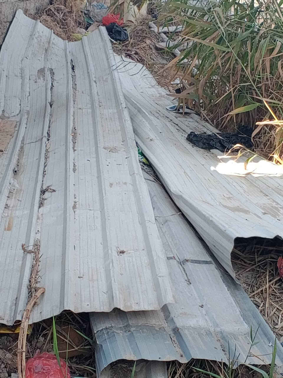 متاح حديد للبيع شلع ب100الف مكاني دورة ابو دشير
***********
