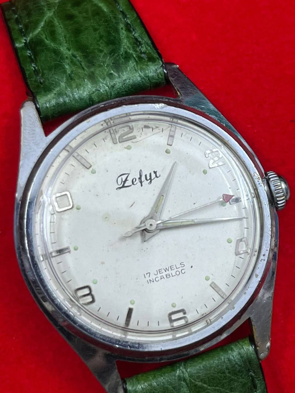 ماركه سويسري قديم
نصب تكويك 100 الف


**إذا كنت صاحب هذا الإعلان وتريد حذفه لأي سبب، رجاءا أرسل رسالة إلى الدعم الفني**