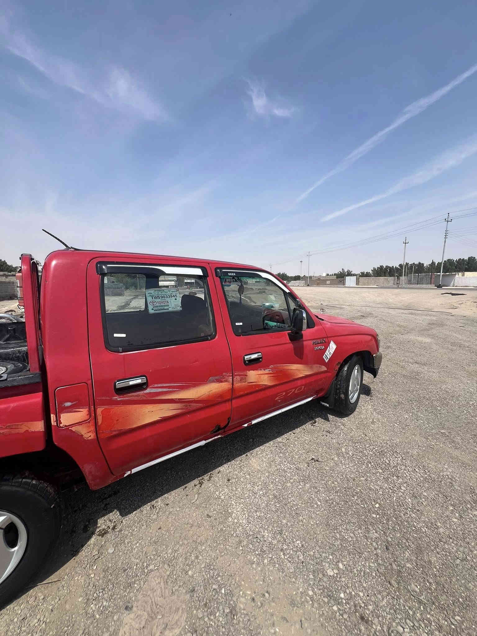 سلام عليكم بيكم هايلكس للبيع موديل 2004 رقم ميسان شاصي مكفول تحويل ثاني يوم بيه ضربه بلبدي وبل مدكر اليسر وخياسات مثل ما موضحات بصوره محرك بيه بكن دواخل نضيفه  بمعنه الكلمه رقم الهاتف *********** المكان البصره سفوان السعر ب90 وبيه مجال حك جيه
