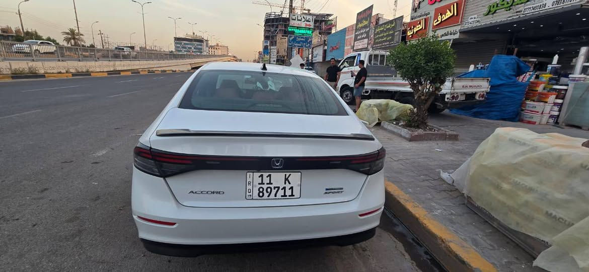 سلام عليكم هوندا أكورد هايبر تنفس طبيعي فول مواصفات موديل ٢٠٢٣ ماشيا ٥٠مايل  داخل أحمر مكان بغداد الاستفسار الاتصال *********** سياره سبورت السعر ١٨٥ بيها مجال
