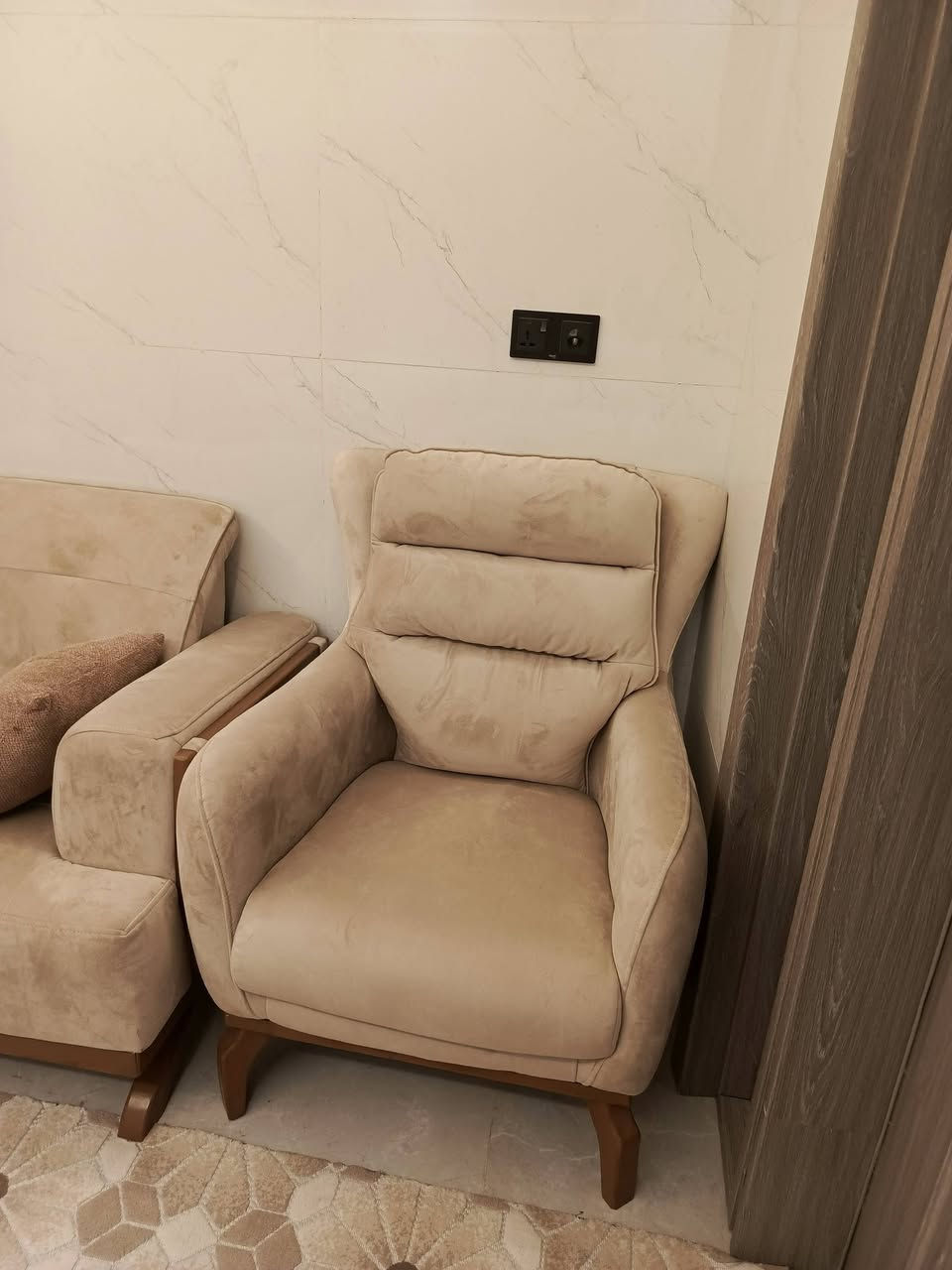 السلام عليكم تخم اصلي صارلي شهر من أخذته اريد ابيعه 6 قطع  مكاني طوريج حي الضباط الشراي يتصل ***********
