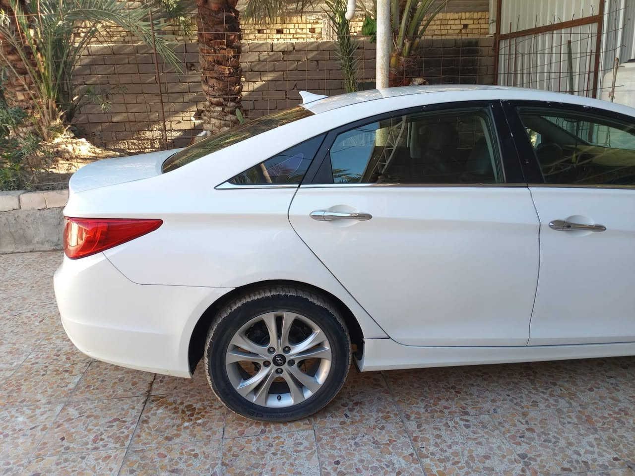 السلاام عليكم من رخصت الاعزاز الادمنيه واصحاب الكروب
مكلف بلنشر 
سوناته 2013
بيها كصئ جنطه
بانزين مكينه 2000
ولسياره جاهزززه من كلشي
حلوه دواخلها جلد اسود
مكان السياره البصره قضاء القرنه
السعر 55 
***********
