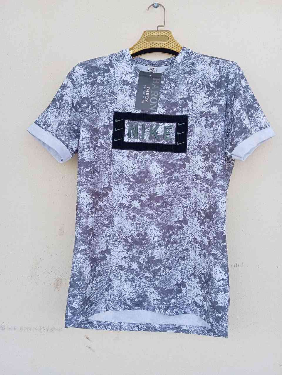 🔥 محلات الغازي 🔥
وصلتنا تشكيله مميزة من
👕 تيشرتات ردن ونص ردن
✔️ مغسول ستايل – خامة ناعمة ولمسة عصرية
✔️ ساده كلاسيك – تناسب كل الإطلالات
✔️ ألوان متنوعة تناسب جميع الأذواق
✔️ قياسات متعددة
✔️ أسعار مناسبة للجميع
إذا تريد لبس يومي مريح وأنيق بنفس الوقت…
محلات الغازي خيارك الأول 💪
تعال جرّب وشوف الفرق بنفسك ✨
الموقع :شميط -الشارع العام-مقابل اسواق باسم العيدان 
للاستفسار :***********
***********
