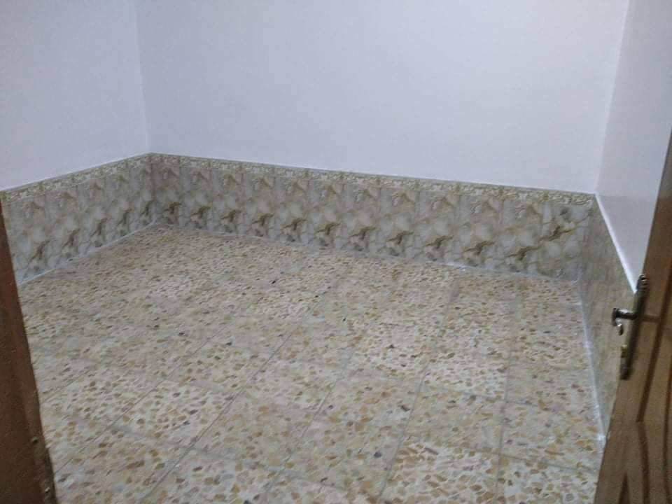 بيت ٥٠ متر طابو صرف للبيع يتكون من غرفه وصاله ومطبخ ومنور وصحيات العنوان حي العسكري  شارع السبيس قرب شارع الصب جميع الخدمات متوفره كيات والسلوك يمه مدارس يمه للاستفسار اكثر مراسلة الصفحه او الاتصال على الرقم ***********
