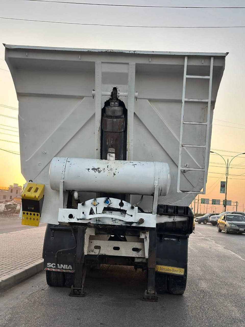 3 محاور مسوي 4 شغل بلادي 

مكفول 

طخم تاير جديد 

دناكير 16 

سعر 120 بي مجال 

مكان موصل جانب الايسر 

للاستفسار انتصل *********** //***********
