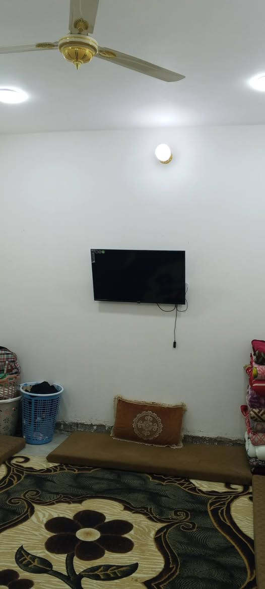 بيت البيع في قرية مختار قرب جامع الخناجره يتكون من غرفتين وصاله كبيره مناور ثنين وحمام ديوانيه صحيات بناء حديث مساحه 190 سعر 39 بي مجال رقمي***********
