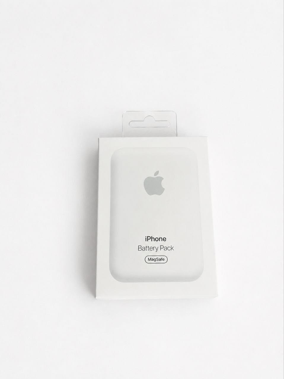 باور بانك مغناطيسي MagSafe للآيفون

اشحن جهازك بسهولة وبدون أسلاك مع بطارية MagSafe المغناطيسية المصممة لتلتصق مباشرة خلف هاتفك وتمنحك طاقة إضافية أينما كنت.

. شحن لاسلكي مغناطيسي سريع وثابت.

. يلتصق بإحكام مع أجهزة iPhone الداعمة لـ MagSafe.

. تصميم نحيف وخفيف مناسب للحمل اليومي.

. يوفر طاقة إضافية أثناء التنقل والسفر والعمل.

. حماية من ارتفاع الحرارة والشحن الزائد.
السعر15 الف
توصيل 5


**إذا كنت صاحب هذا الإعلان وتريد حذفه لأي سبب، رجاءا أرسل رسالة إلى الدعم الفني**