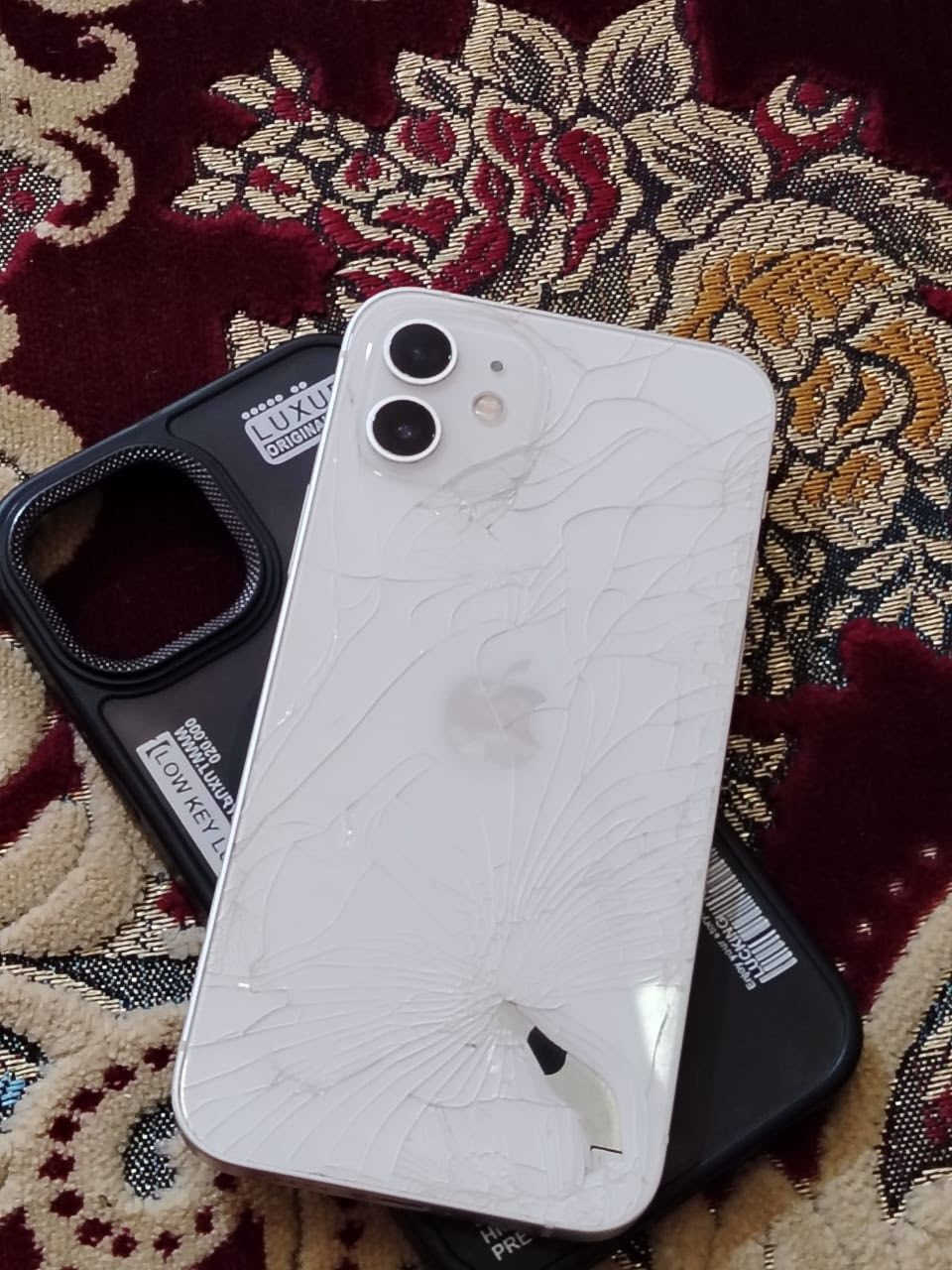 ايفون 12 عادي 128 بطاريه 79 جهاز وتر مكفول
فقط ضهر مفطور باقي كله مكفول جهاز آჂ̤ نقص مابي
سعره 275 وبي مجال قليل 
***********
